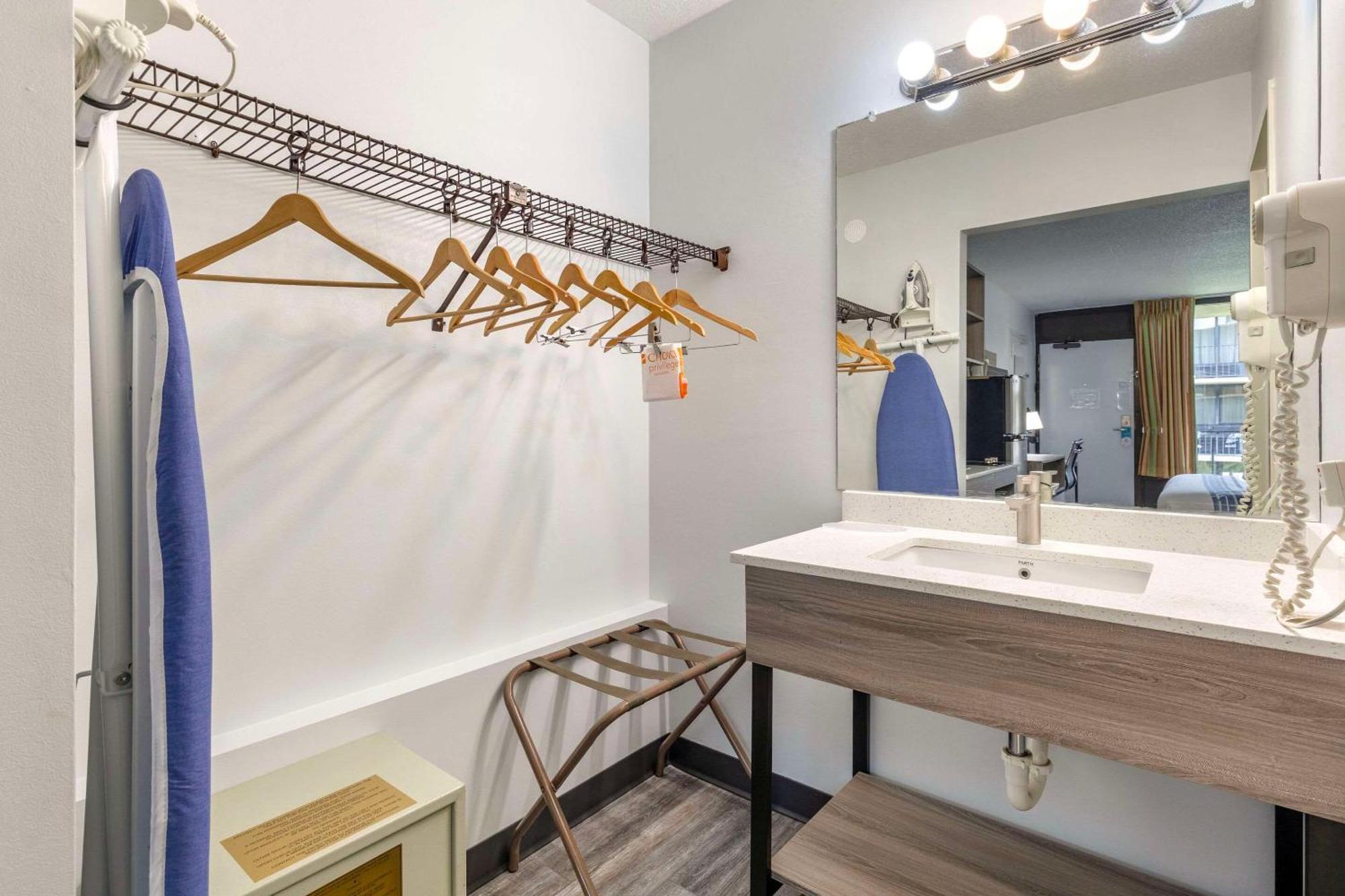 Suburban Studios Tysons Corner Wien Eksteriør bilde